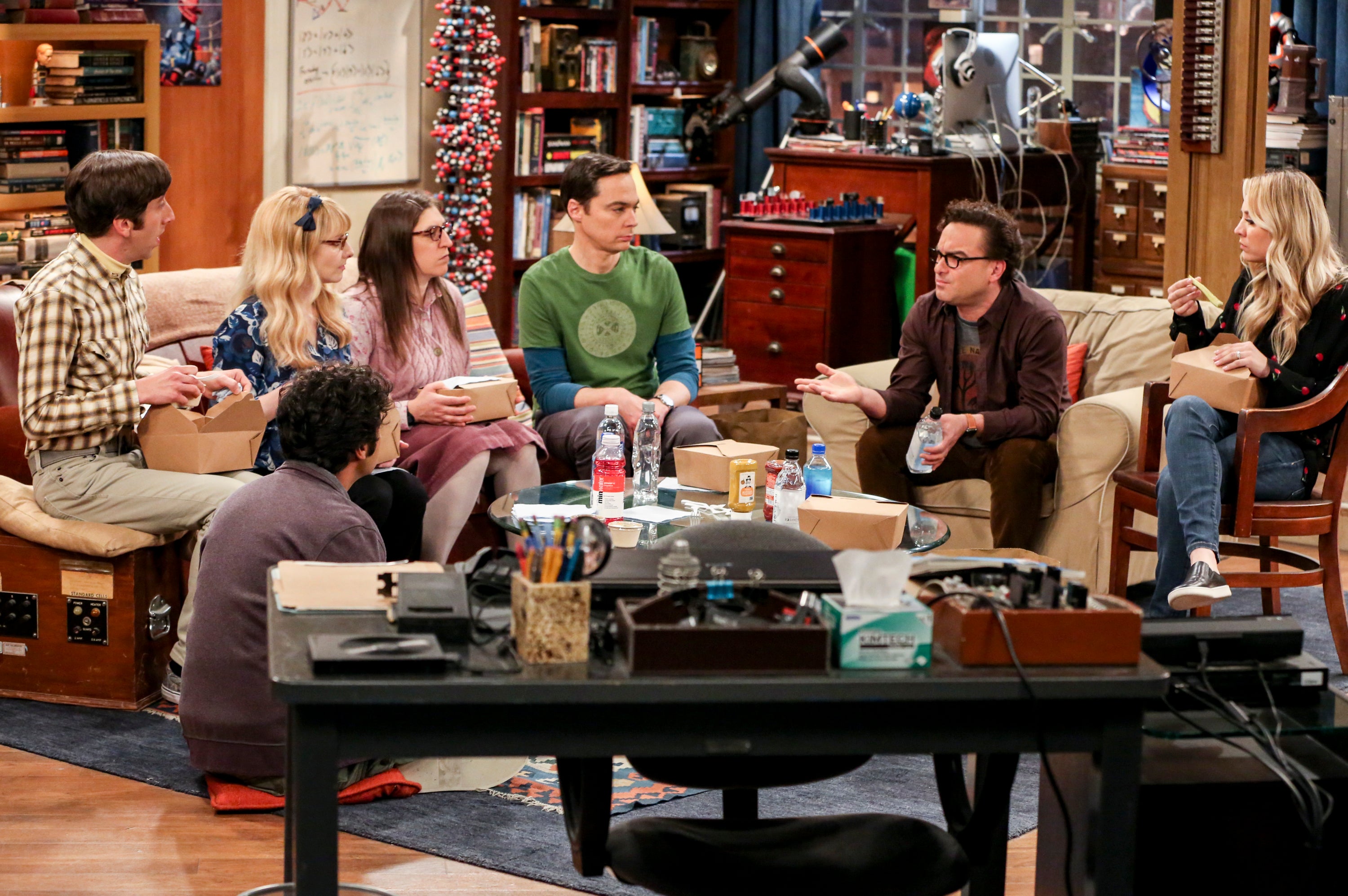 Kaley Cuoco, 'Big Bang Theory' cast cry over series finale table ...