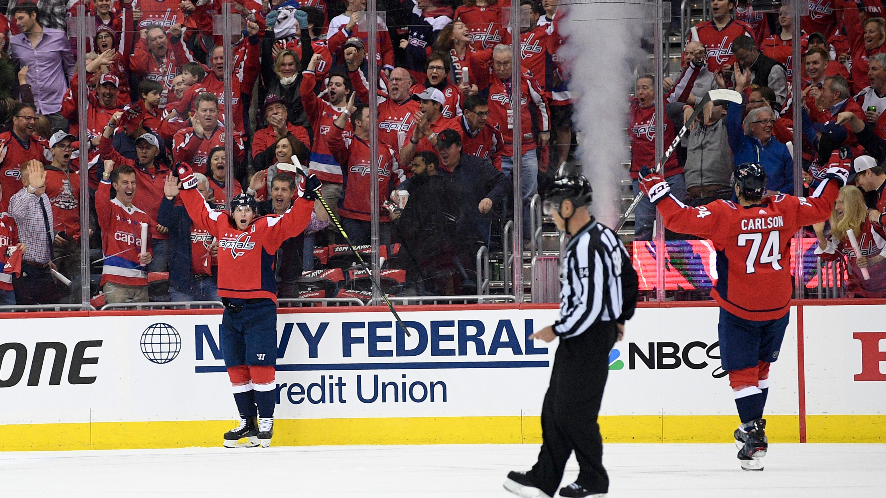 Capitals survive surge from Hurricanes to win Game 1 | Fox News