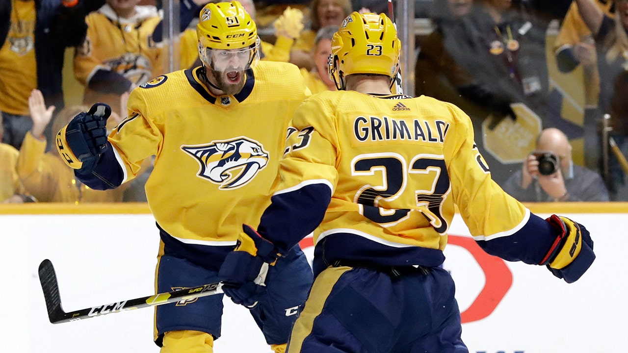 Predators beat Stars 2-1 in OT, even series 1-1