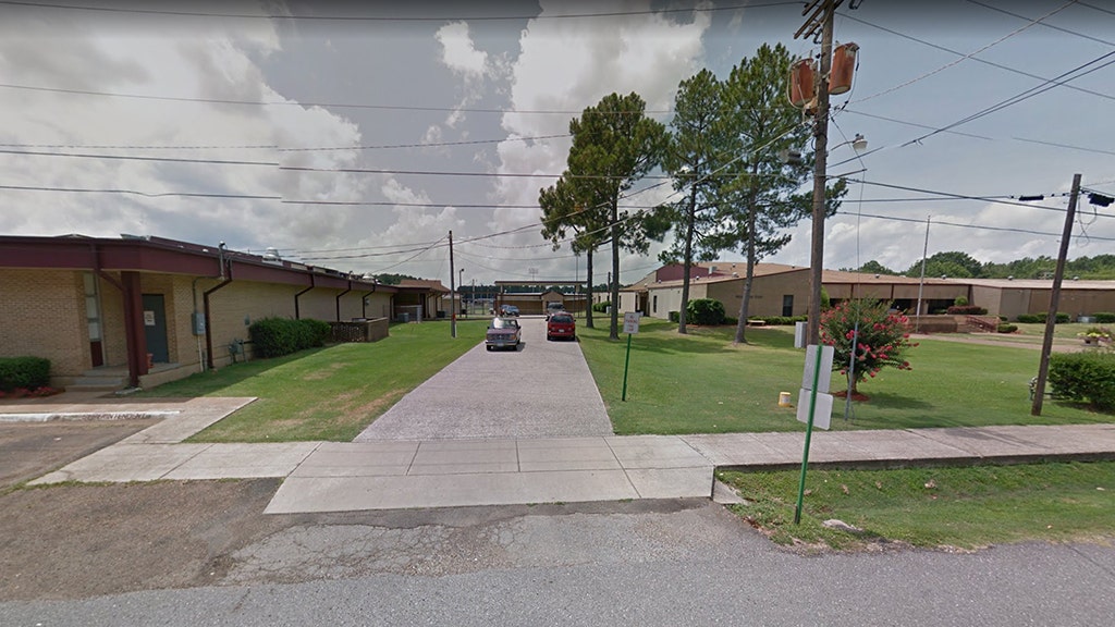 Arkansas teen shoots classmate inside school in apparent 'premeditated ...