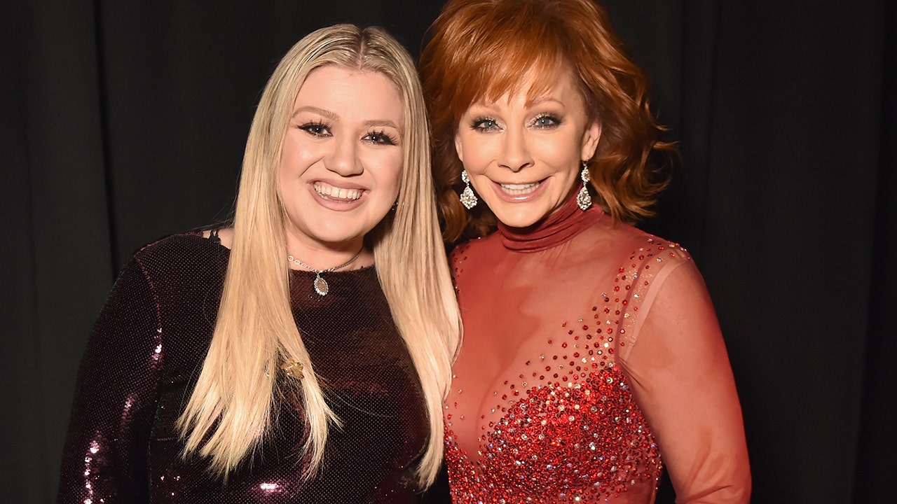 Reba McEntire opens up about relationship with Kelly Clarkson: 'We're  family' | Fox News