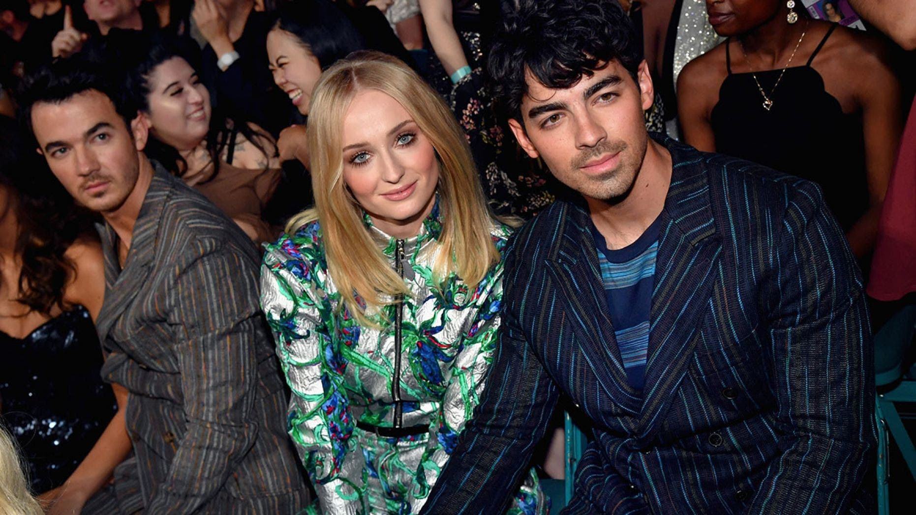 Sophie Turner in Louis Vuitton jumpsuit at Billboard Awards, fiance Joe  Jonas arrives with brothers