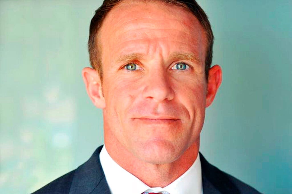 Navy SEAL accused of killing ISIS prisoner seeks to toss case over withheld evidence