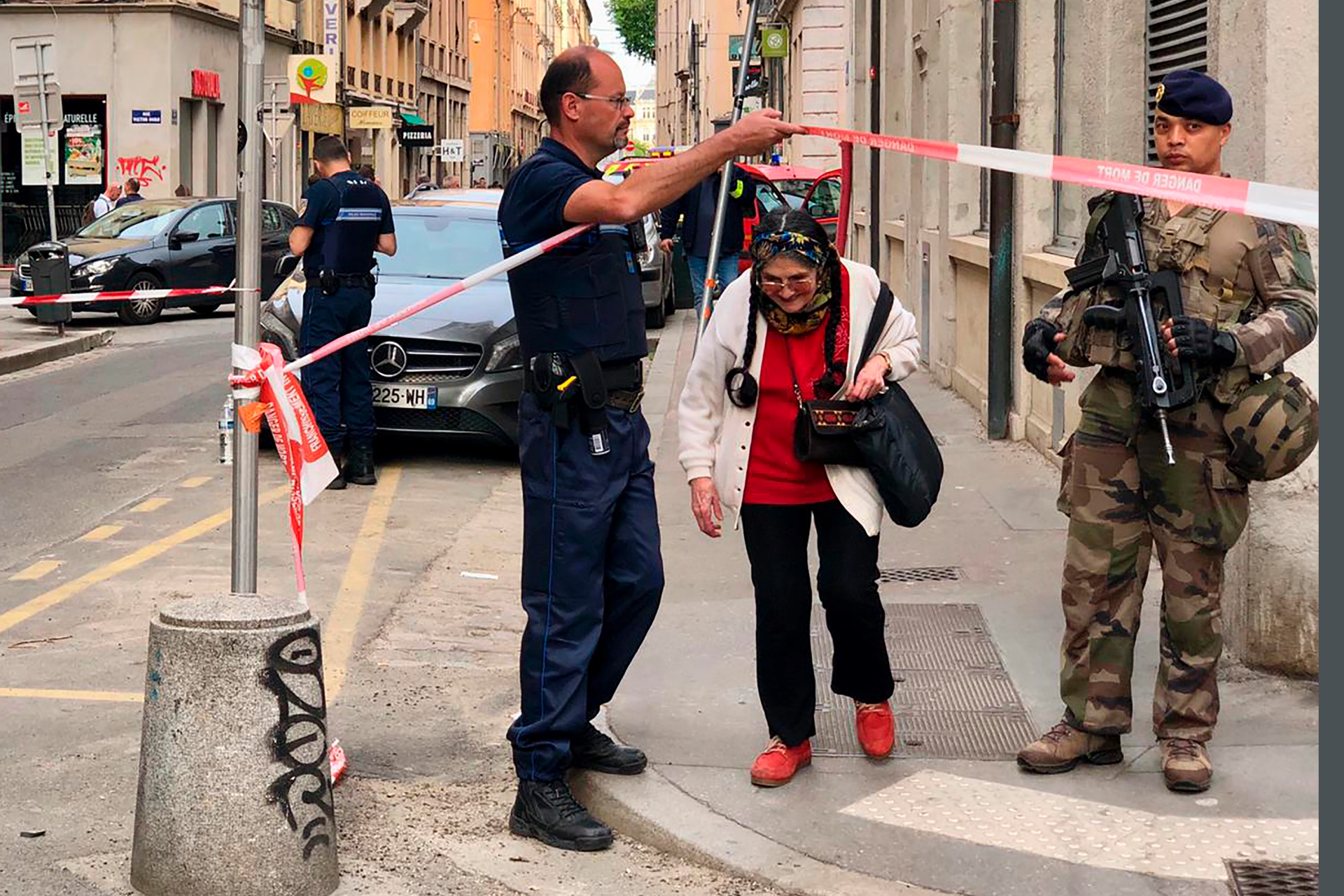 Police hunt suspect after explosion in French city of Lyon | Fox News