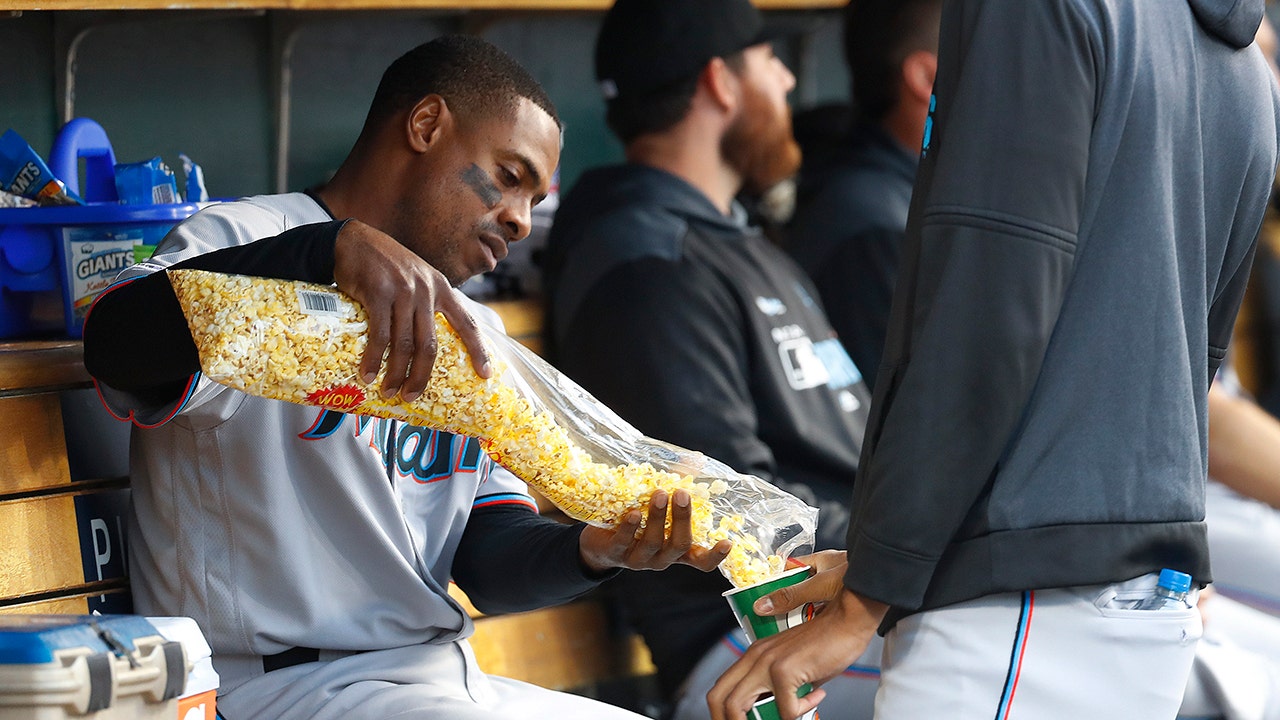 Tigers' Granderson to speak at Whitecaps banquet