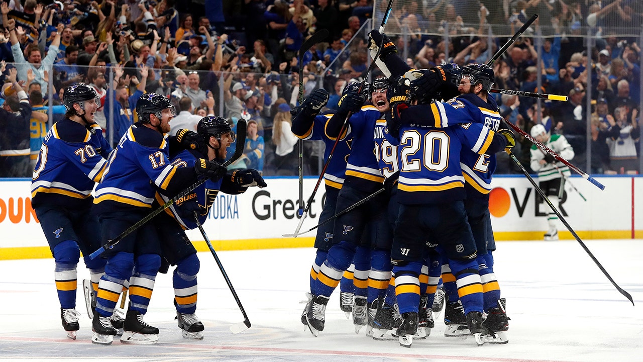 Maroon's OT goal lifts Blues past Stars in Game 7