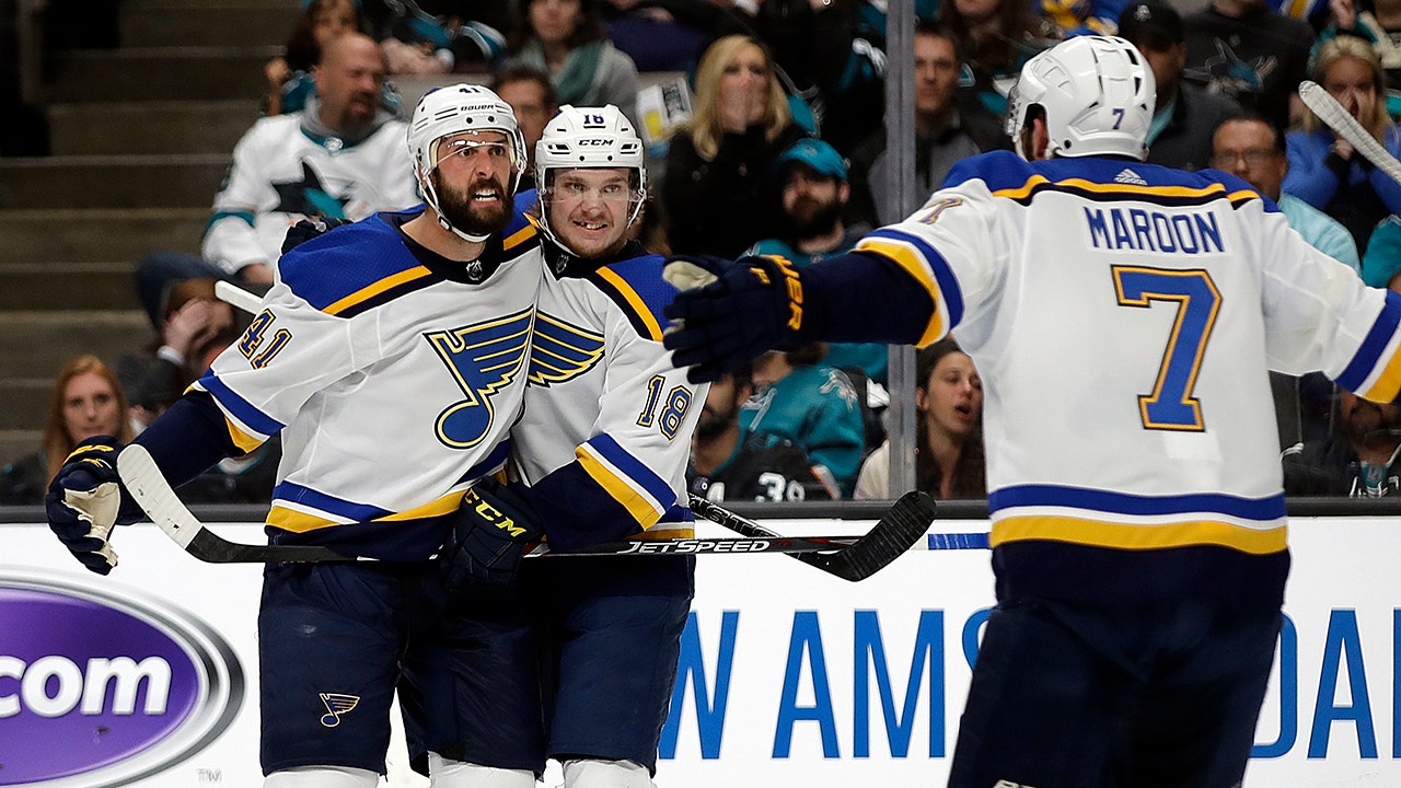 Blues defense fuels offense in 4-2 Game 2 win over Sharks