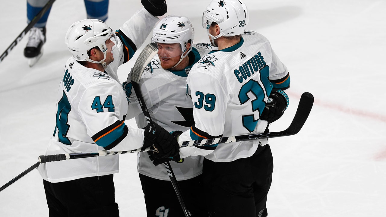 Couture scores 3 goals, Sharks beat Avs 4-2 in Game 3