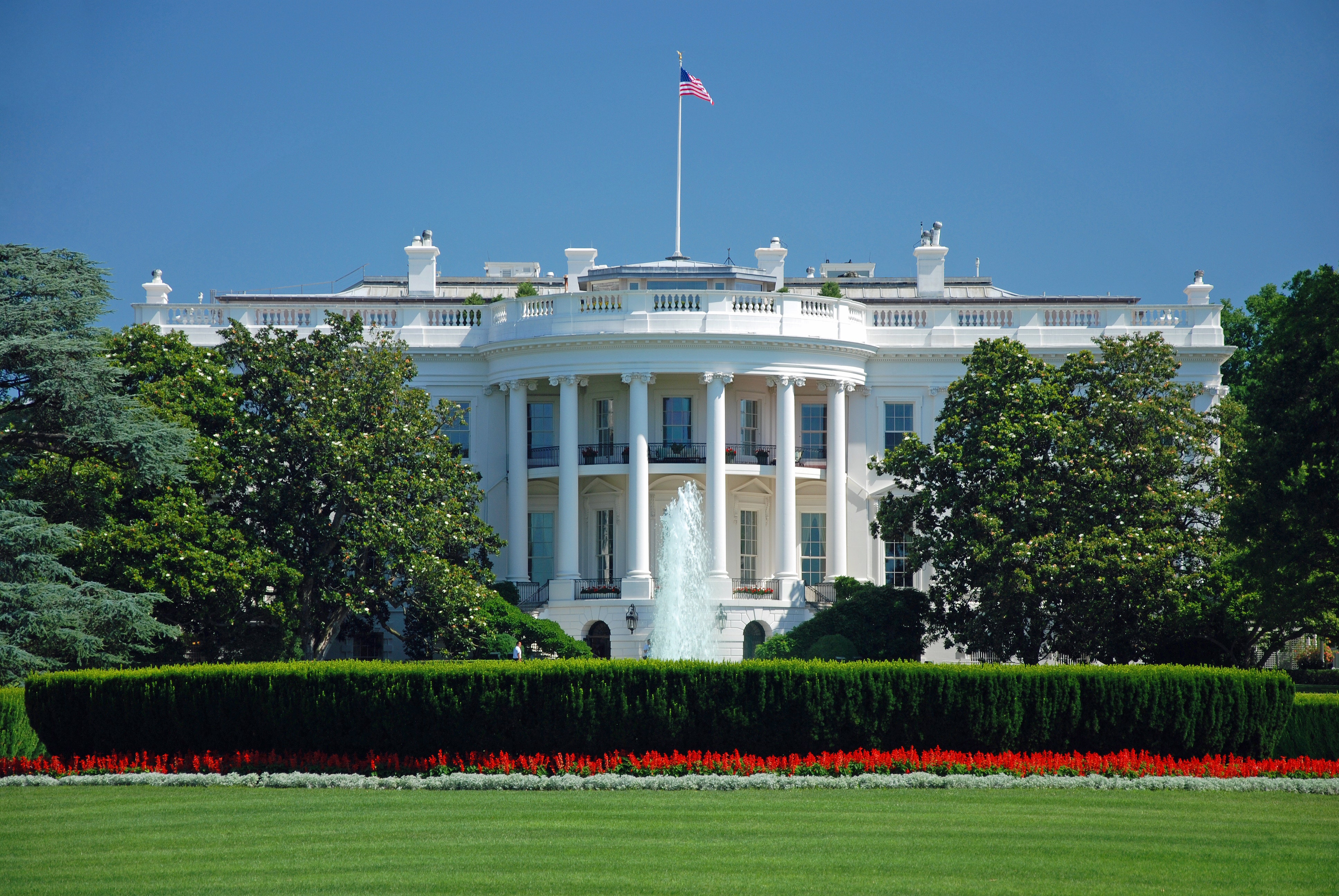 Резиденции белые. Резиденция президента США белый дом. Белый дом (the White House). Америка белый дом Вашингтон. Белый дом -резиденция президента США фото.