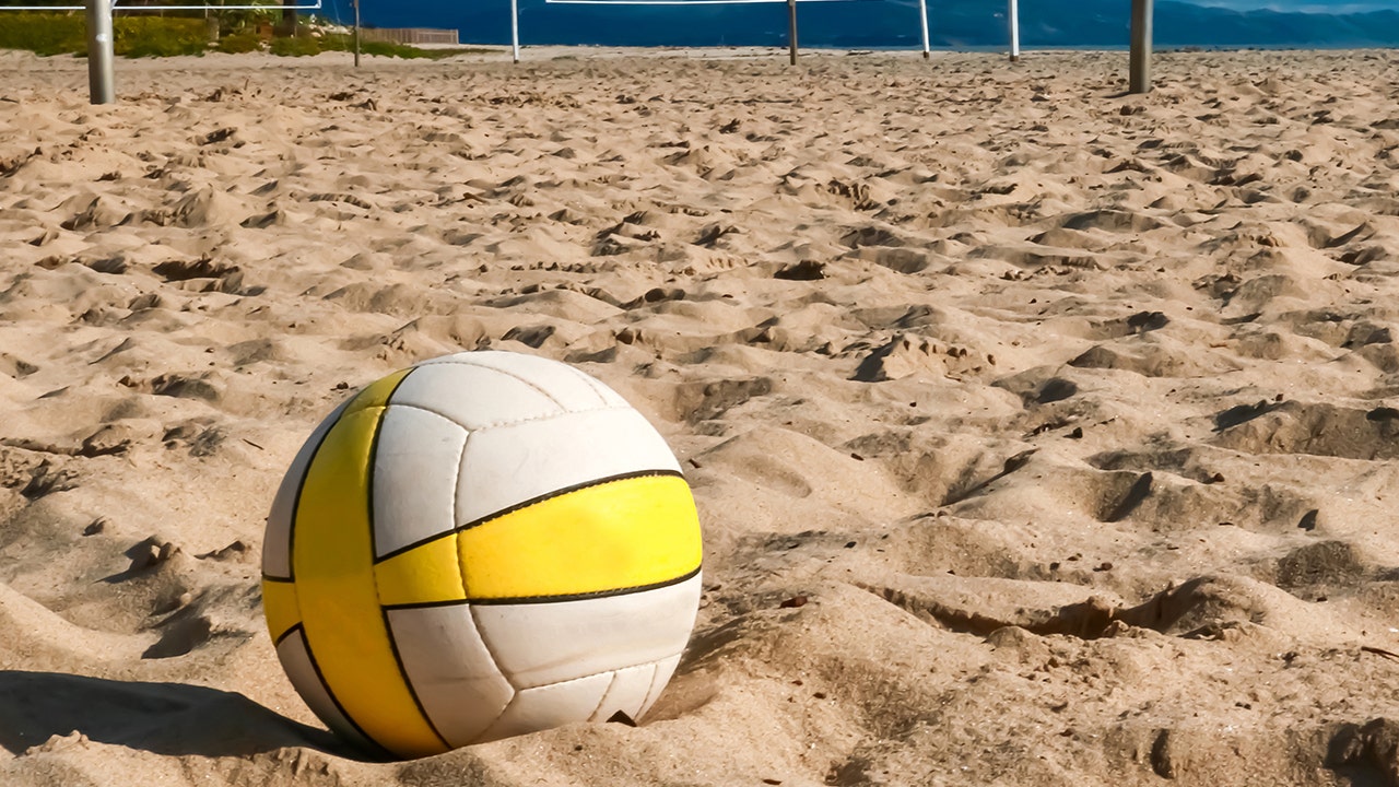 Missouri volleyball courts close after knives found in the sand | Fox News