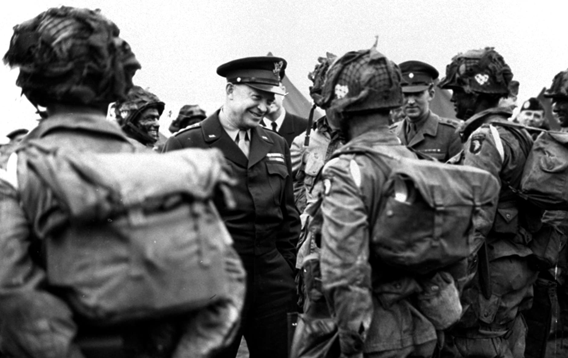 General Dwight Eisenhower assigns orders to paratroopers on D-Day