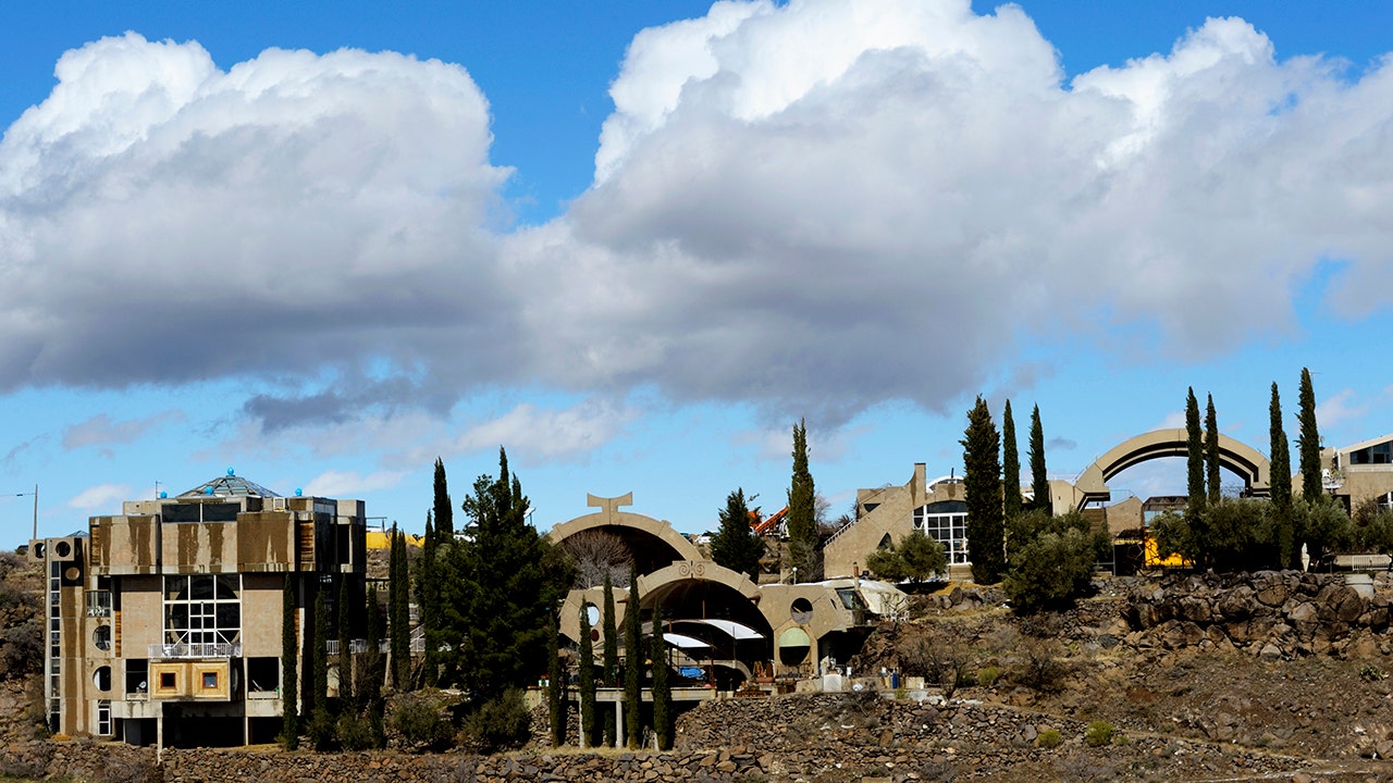 This unfinished Arizona 'futuristic hippie commune' has a problem | Fox News