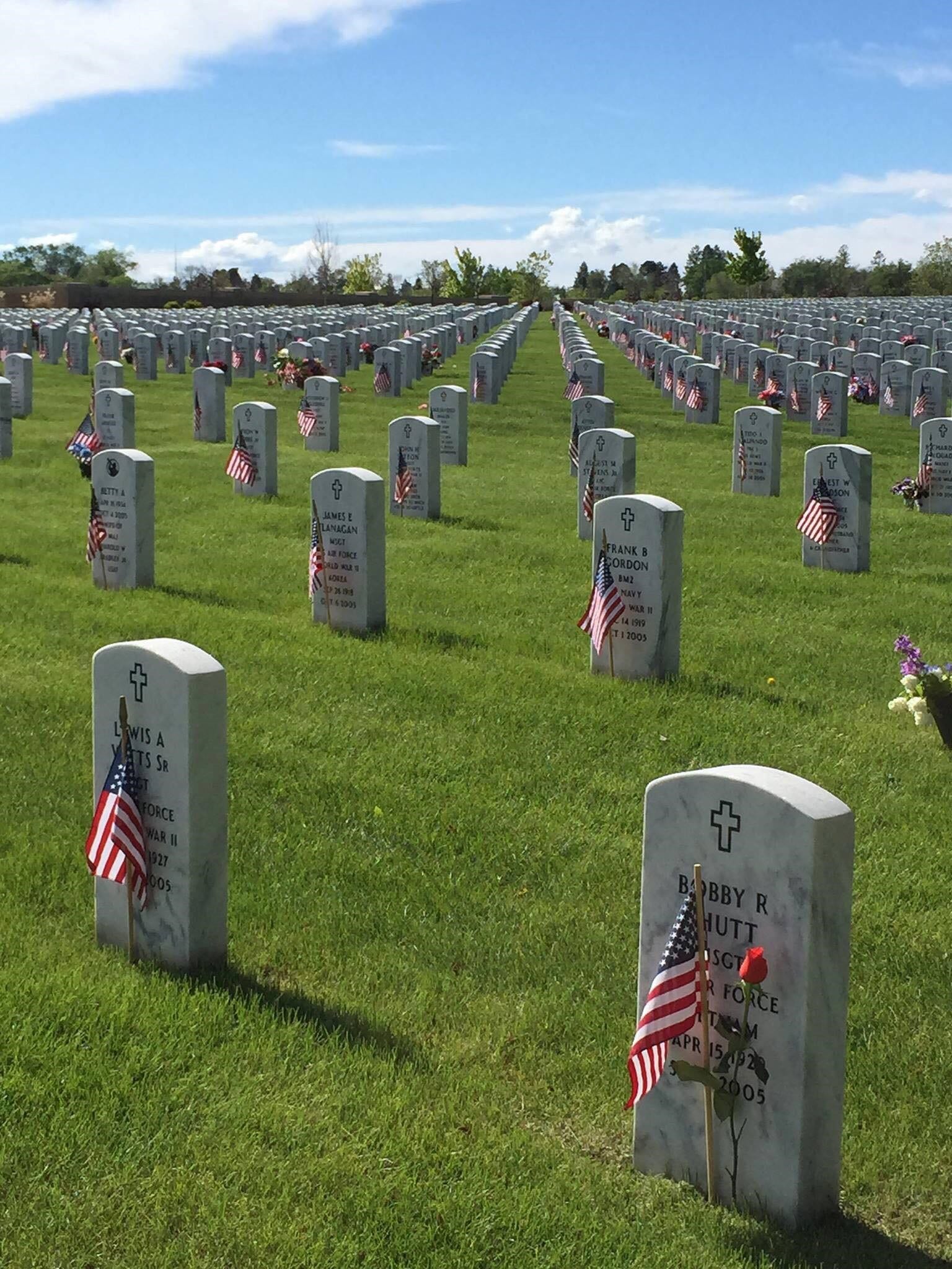 Tennessee honor guard 'blown away' by turnout at funeral for veteran who died without family: report