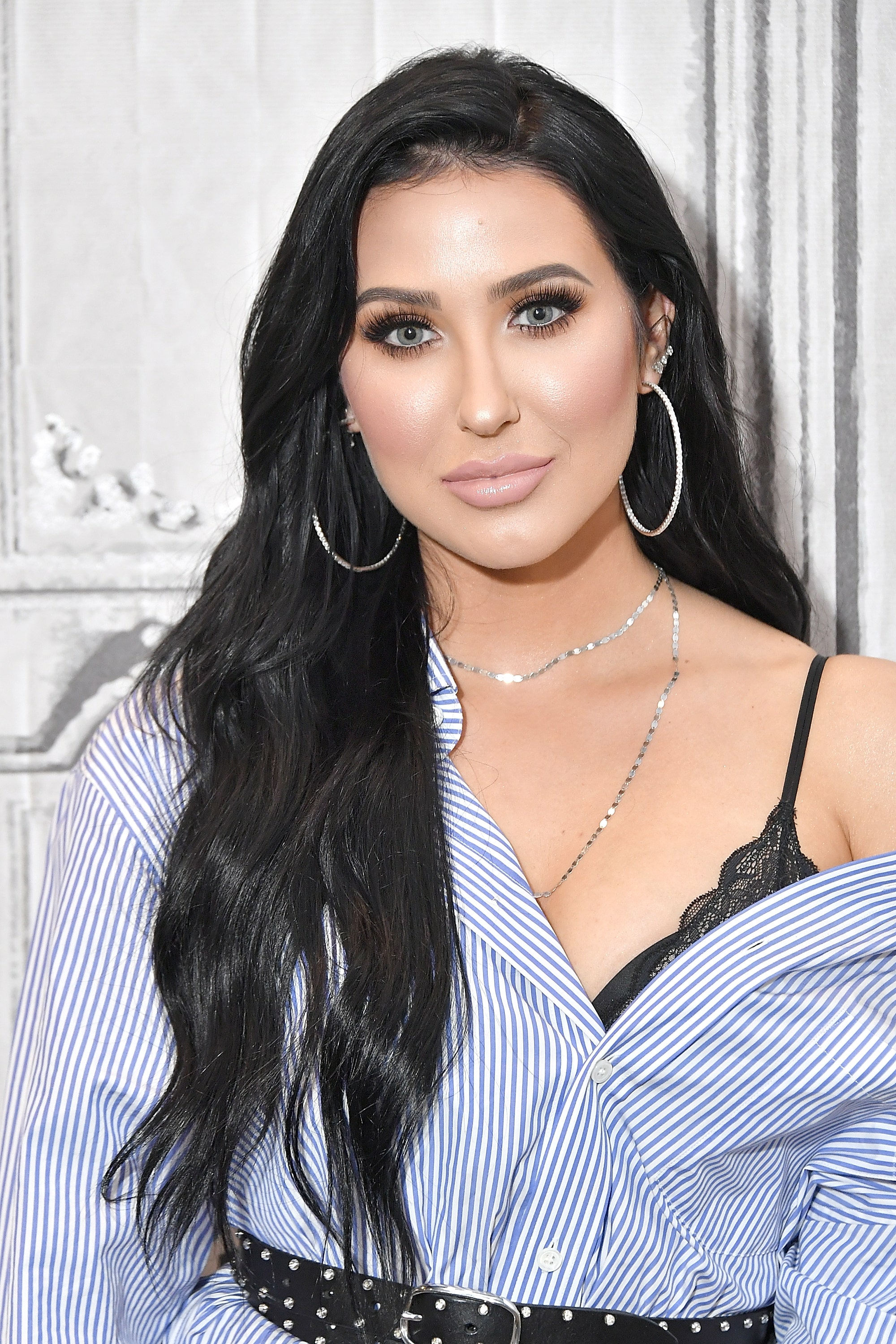 Beauty Blogger Jaclyn Hill Responds To Hairy Lumpy Lipstick