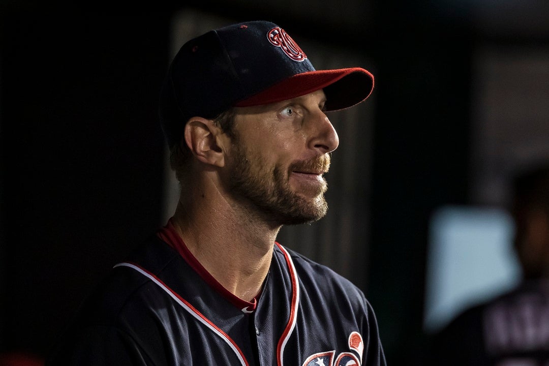 Scherzer breaks nose in BP after bunted ball hits face