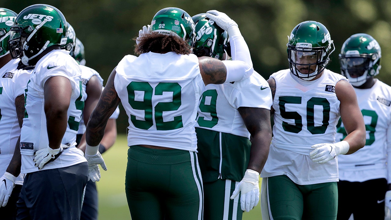 New York Jets prove they should stick to their day jobs with team golf  outing
