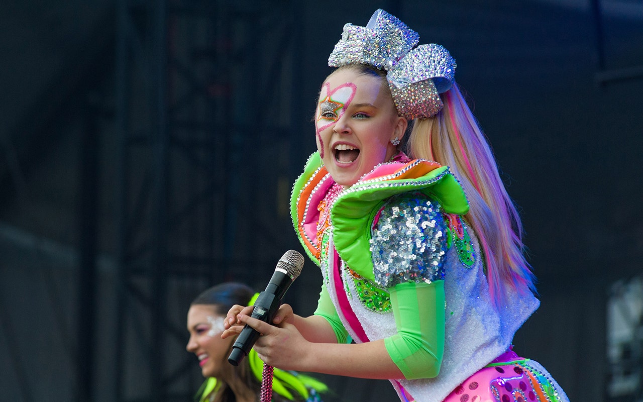 JoJo Siwa becomes a member of the LGBTQ community after provoking the news for days