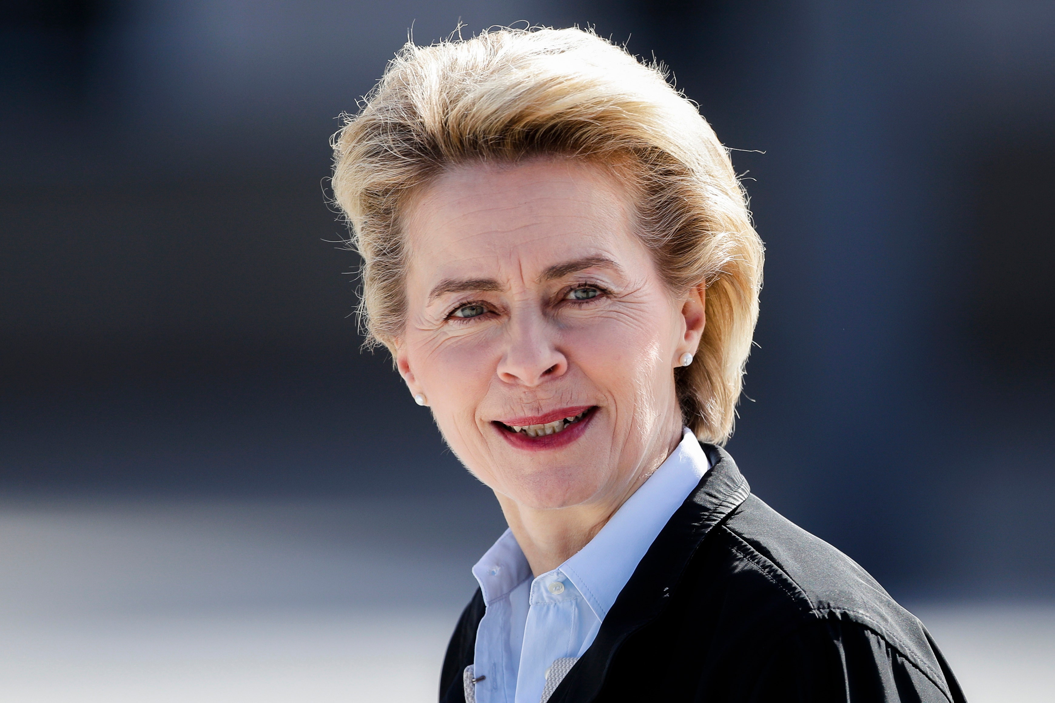 Von leyen. Leyen. Прическа фон дер Ляйн. Фонде Ляйн фото.