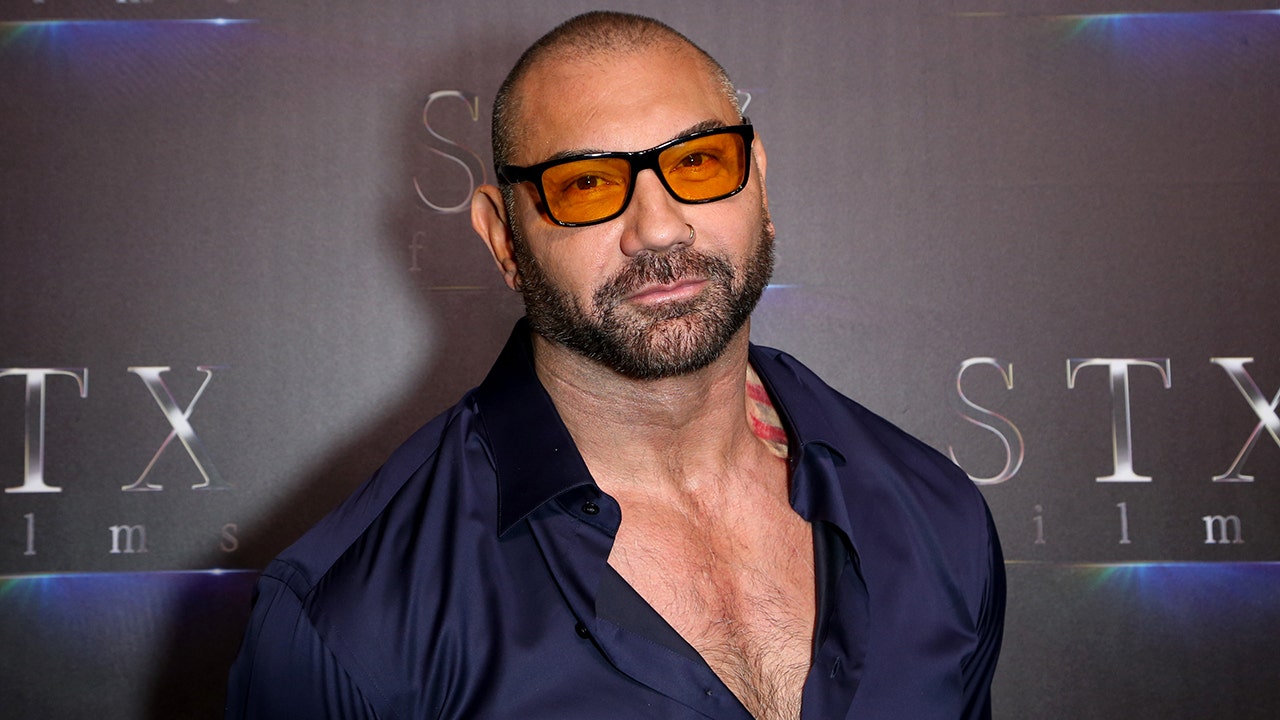 Dave Bautista, o Drax, diz que suas contas no Twitter e Instagram