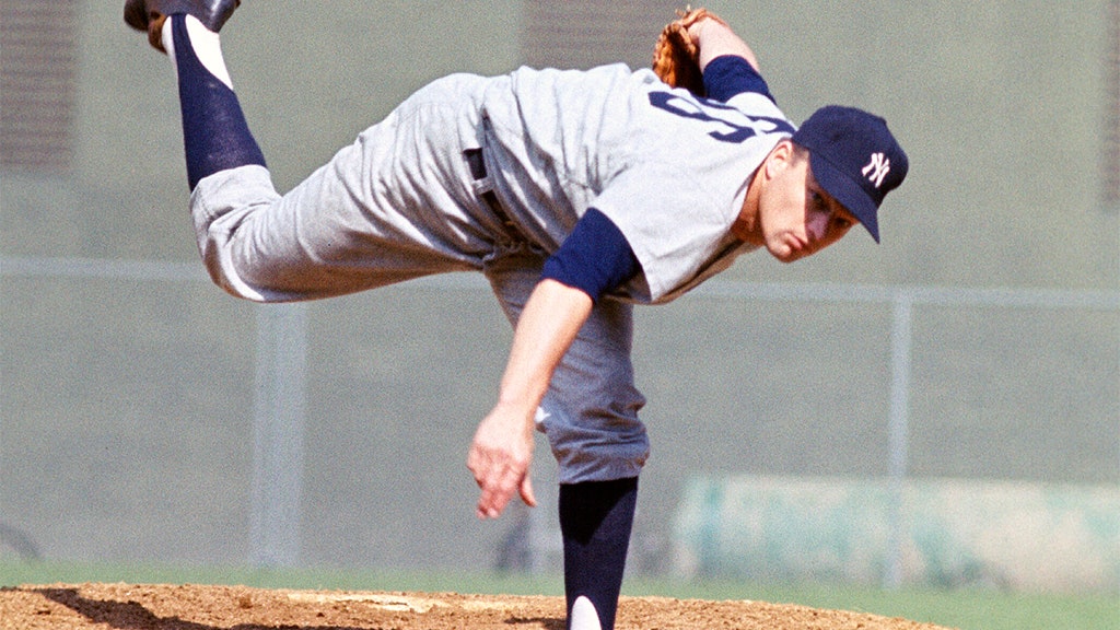 Ex-Yankee Star, Controversial Best-Selling Author Jim Bouton Dies