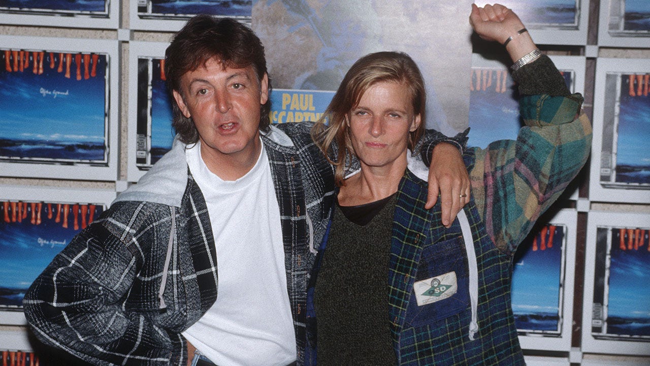 Paul McCartney reveals he 'cried for a year' after wife Linda's death: 'It  seemed the only thing to do