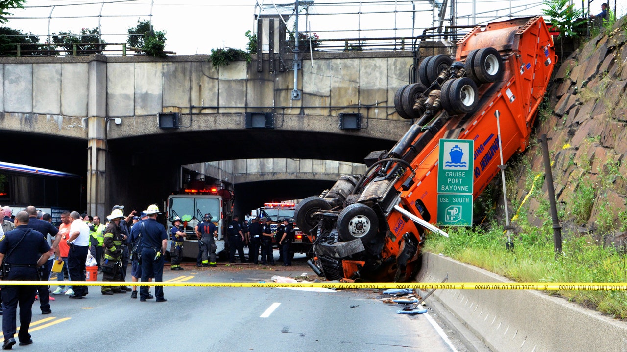 US sees 18.4% rise in traffic fatalities in first half of 2021, largest 6-month increase on record