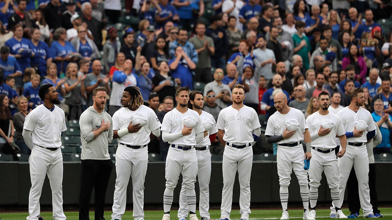 MLB Baseball Players Wearing Black and White Uniforms This Weekend –  SportsLogos.Net News