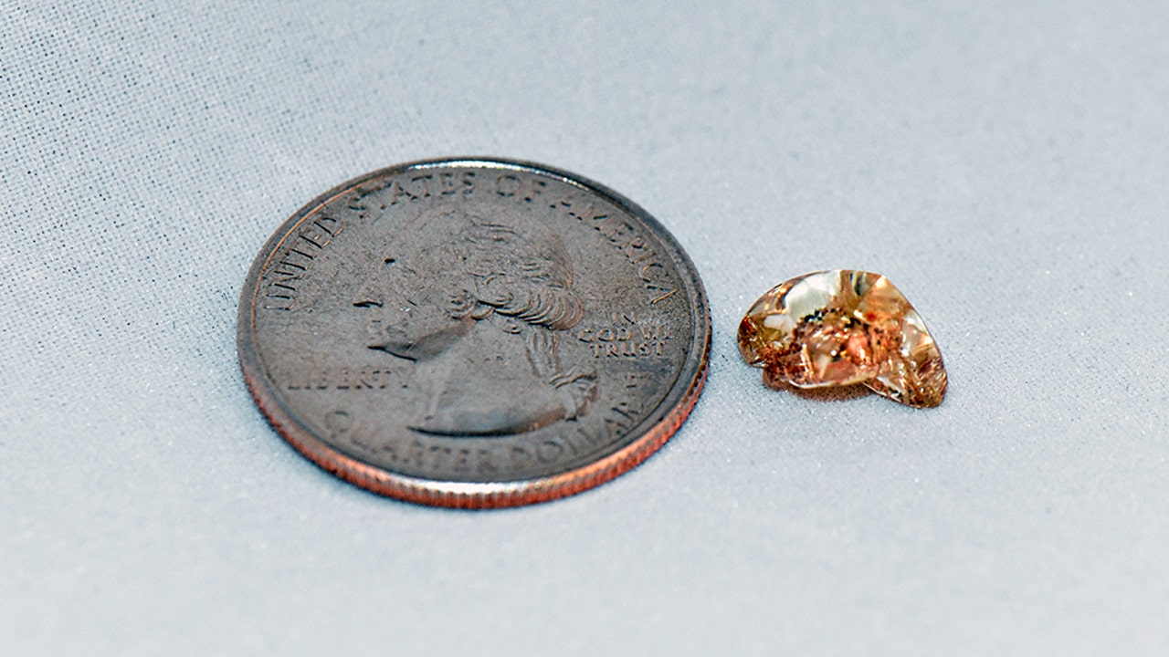 Texas woman finds 3.72-carat yellow diamond during visit to Arkansas park