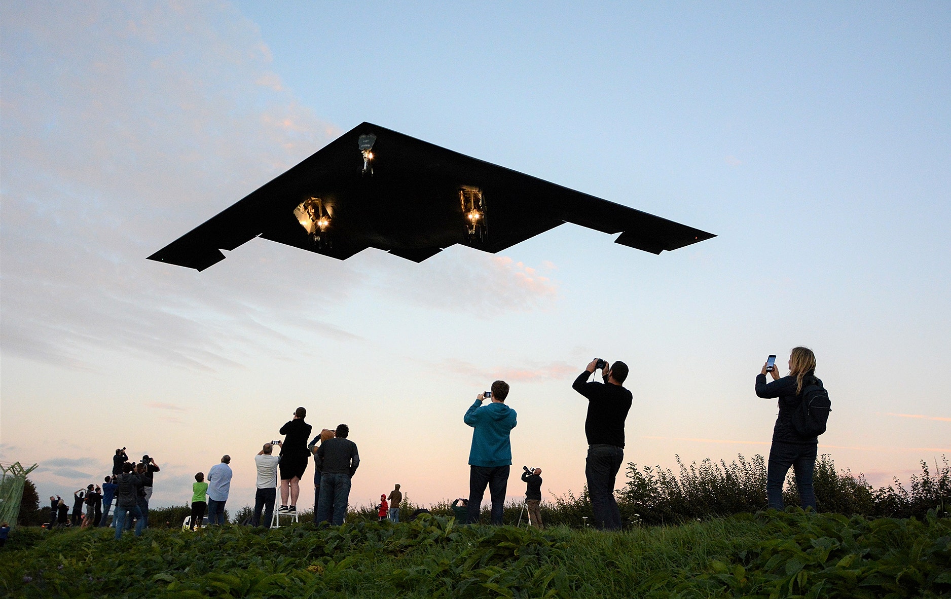 B 2 Spirit Stealth Bomber