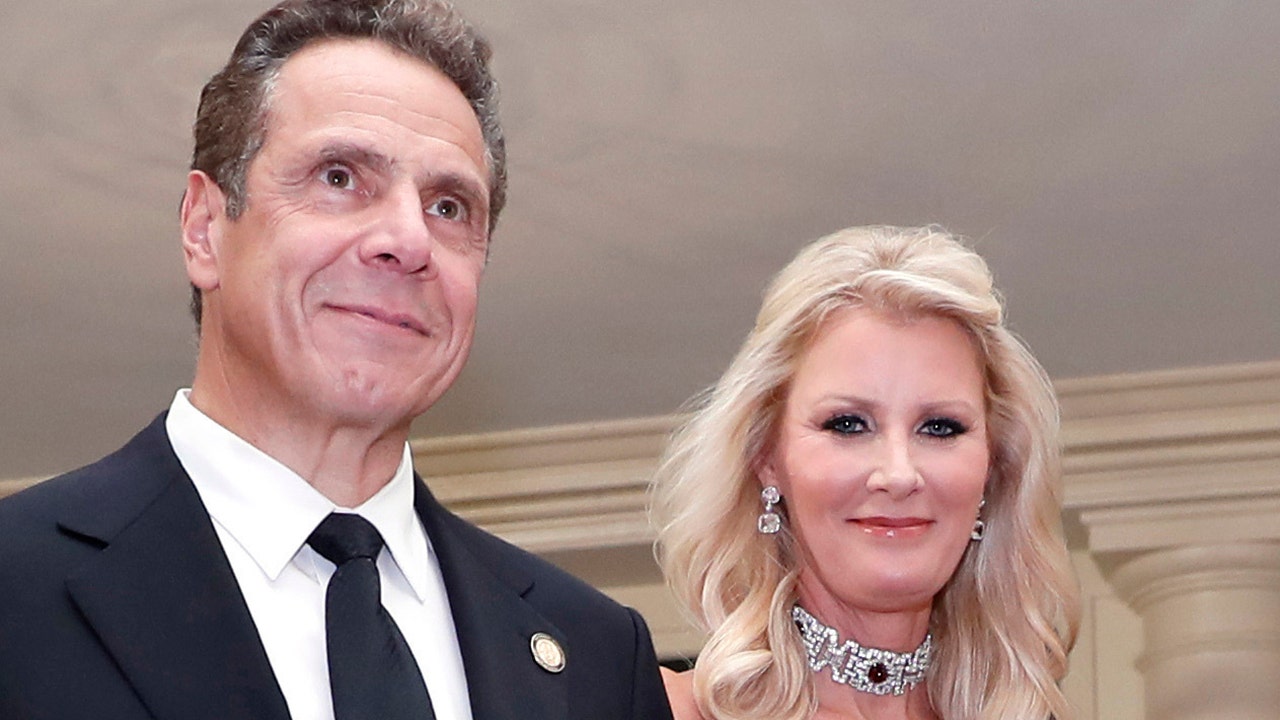 andrew cuomo sandra lee split