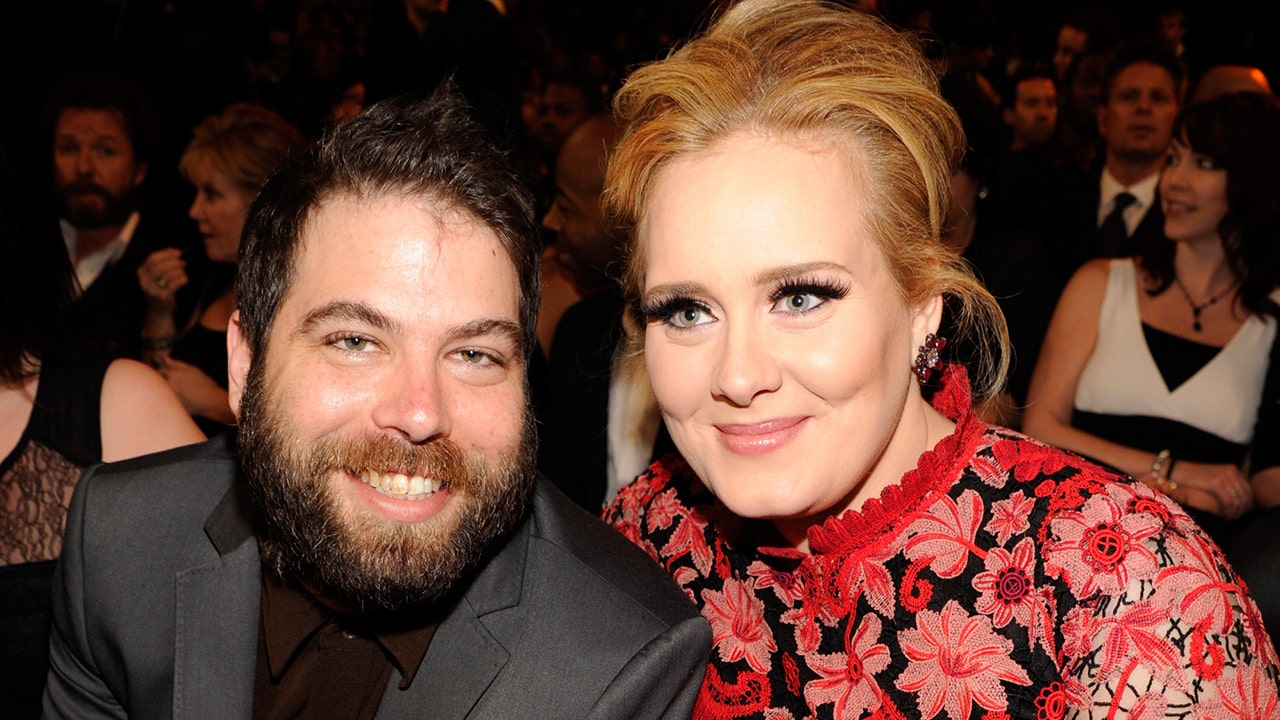 Adele finalizes divorce from husband Simon Konecki: report