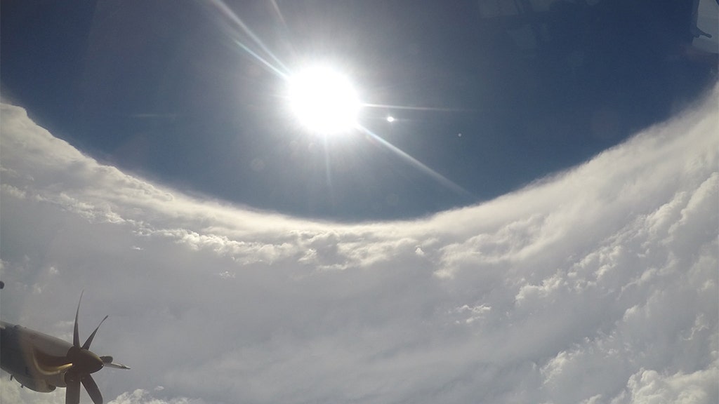 Hurricane hunters spot 'stadium effect' inside Dorian's eye amid