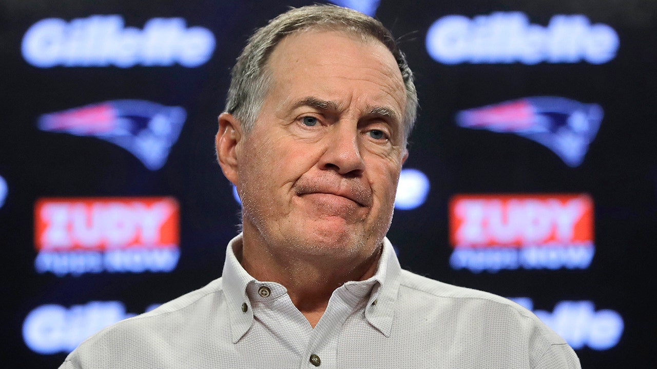 Bill Belichick isn't impressed with Mac Jones throw at Alabama pro day