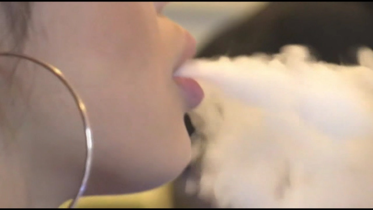 CDC issues warning after study finds 2 million teens used e-cigs this year