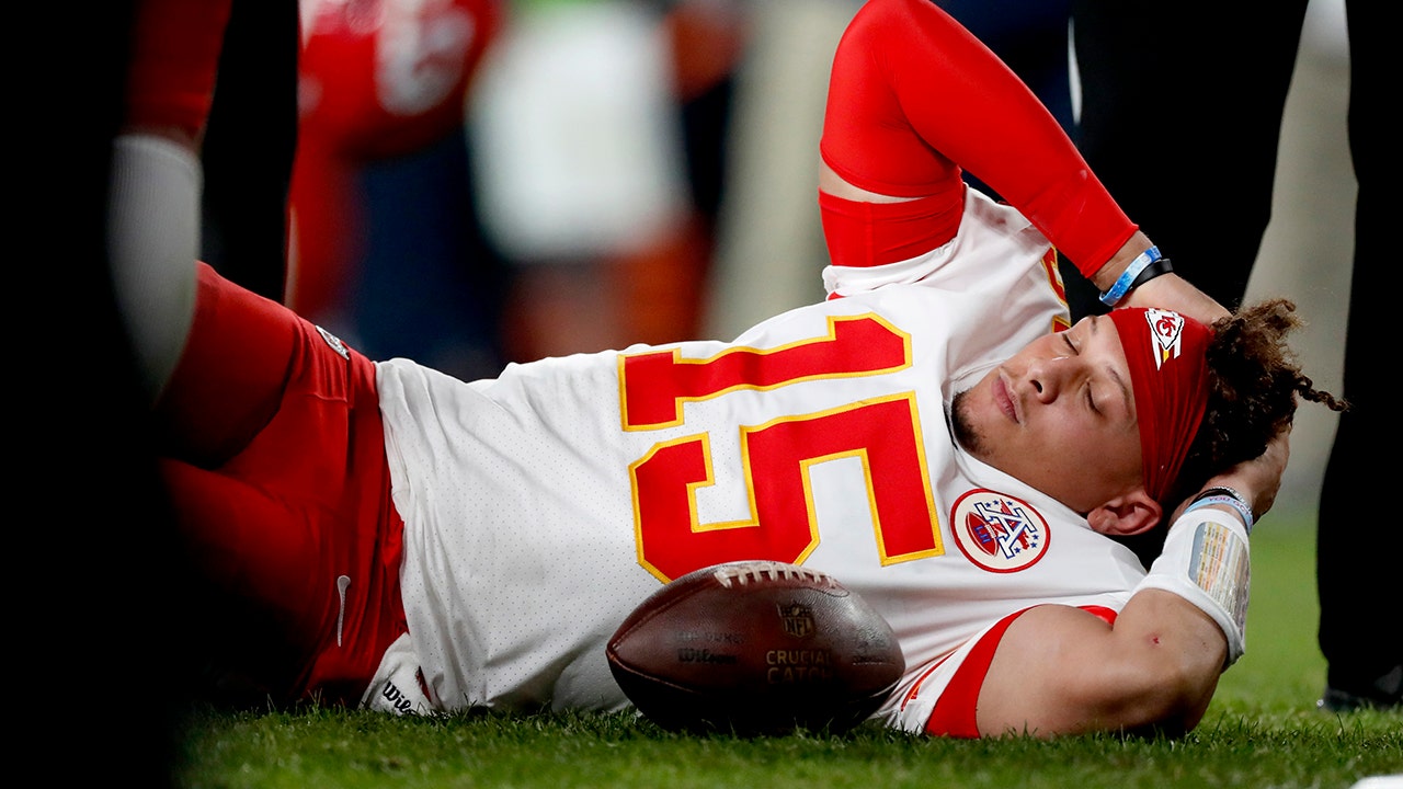 Chiefs' Patrick Mahomes more comfortable with his emotions