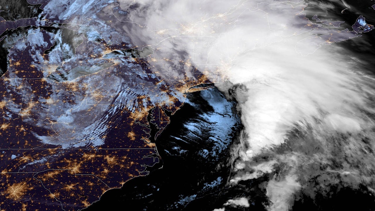 'Bomb Cyclone' slams Northeast with heavy rain, winds as hundreds of thousands without power