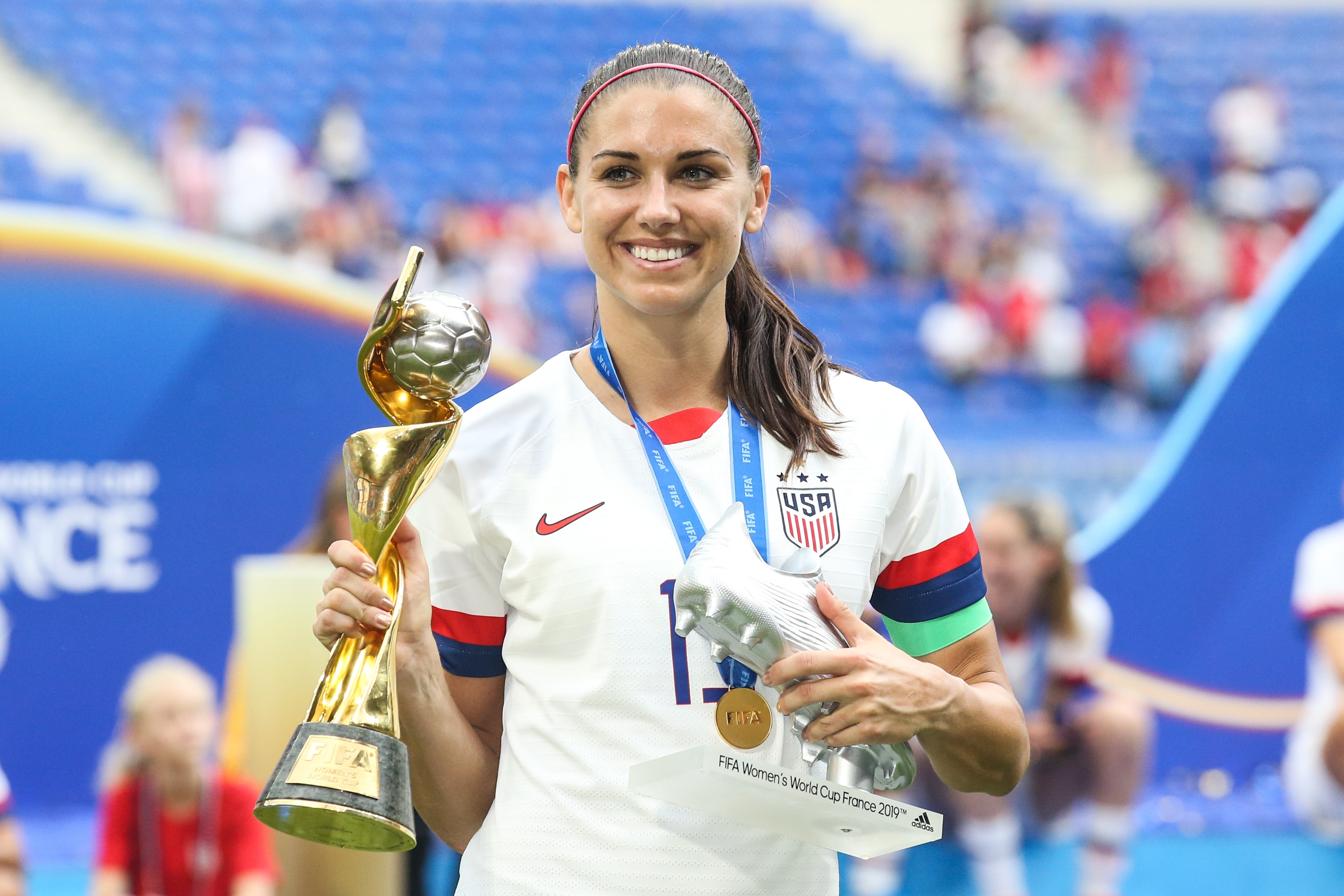 U.S. soccer star Alex Morgan and husband expecting their first