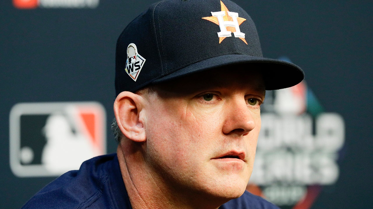 Astros fire manager A.J. Hinch, GM following scandal punishment