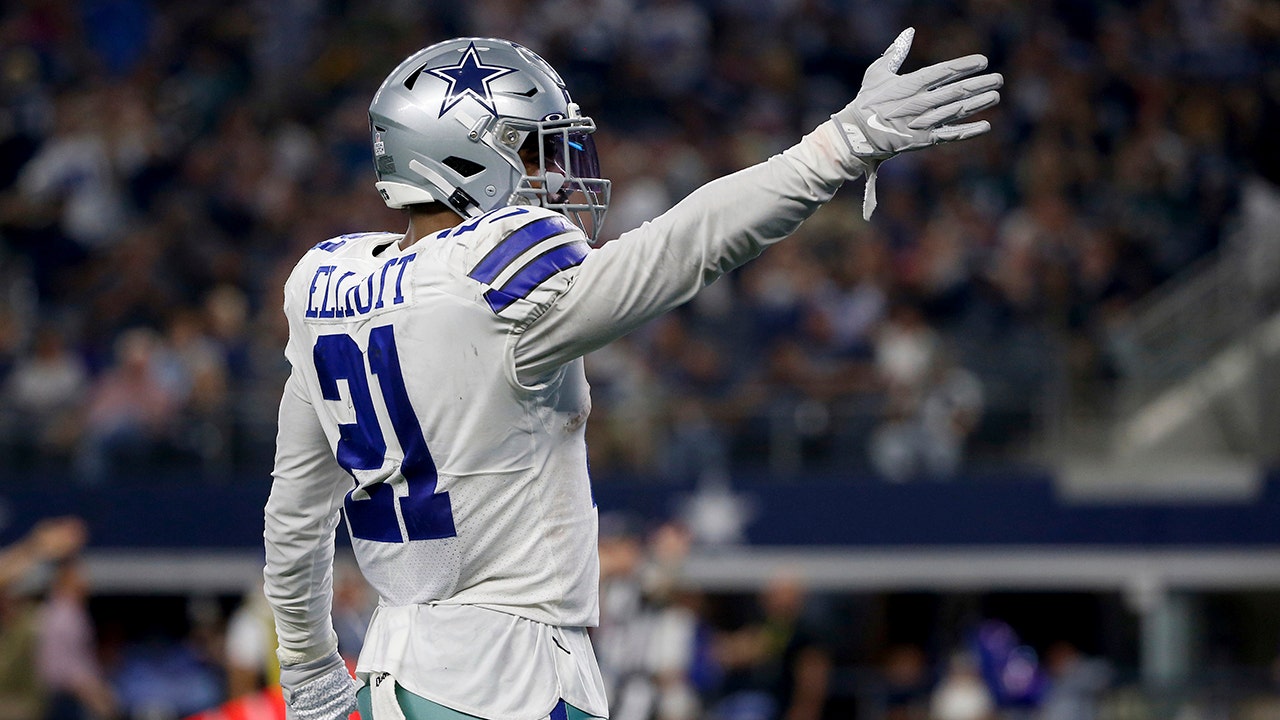 Cowboys RB Ezekiel Elliott has never lost to the Eagles. How does he feel  ahead of Sunday's division-title game?