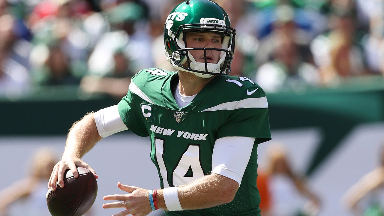 New York Jets' Sam Darnold benched for mono, spleen concerns: 'I'm not  going to die