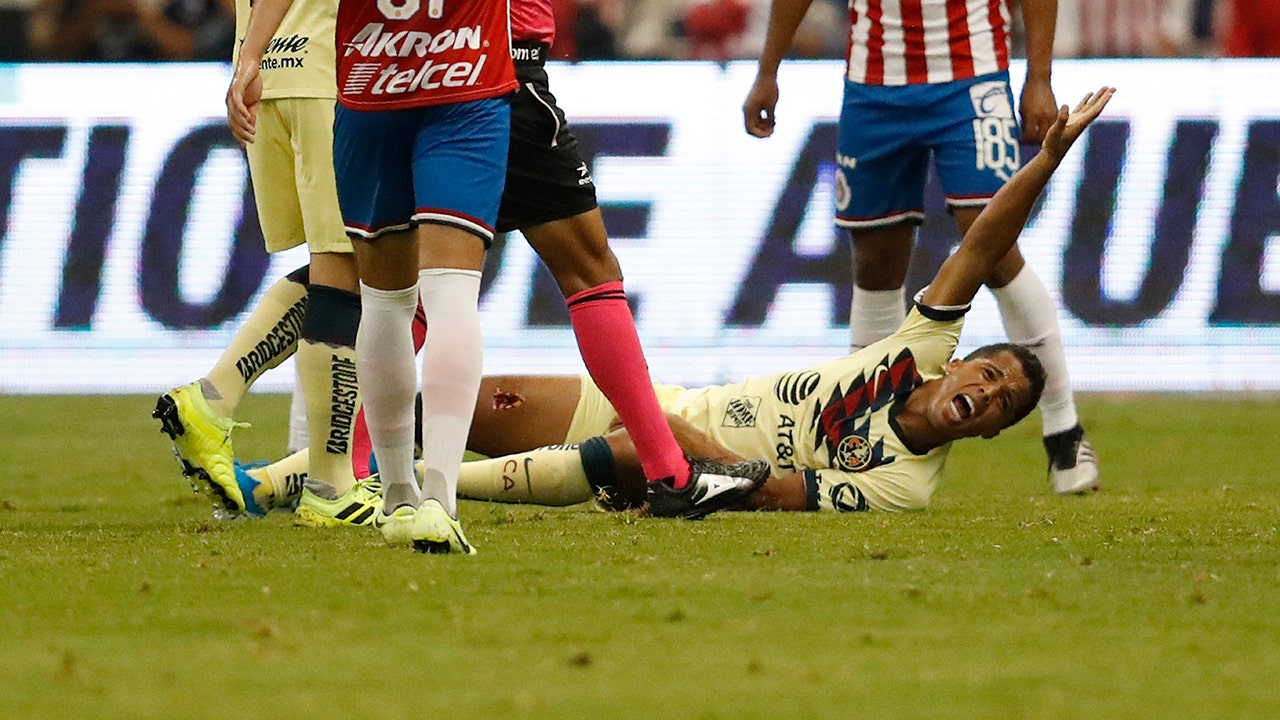 Mexican soccer star Giovani dos Santos suffers nasty leg wound after  getting tackled | Fox News