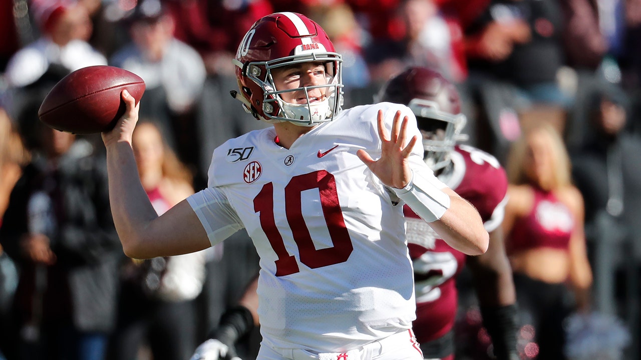 Mac Jones: 6 facts on the Alabama football quarterback