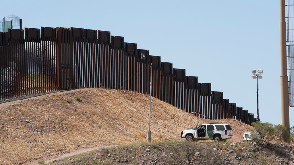 Arizona Border Patrol agent, another driver killed in head-on crash