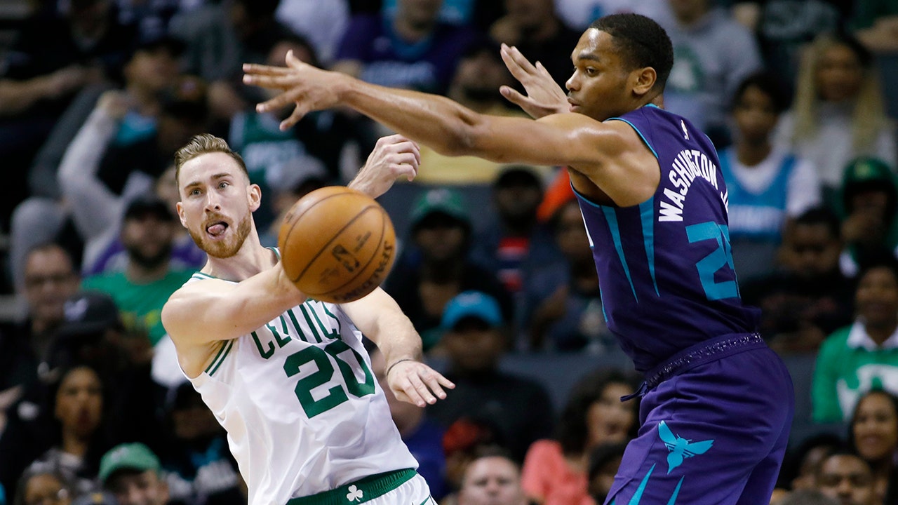 Celtics' Gordon Hayward Leaves NBA Bubble After Ankle Injury