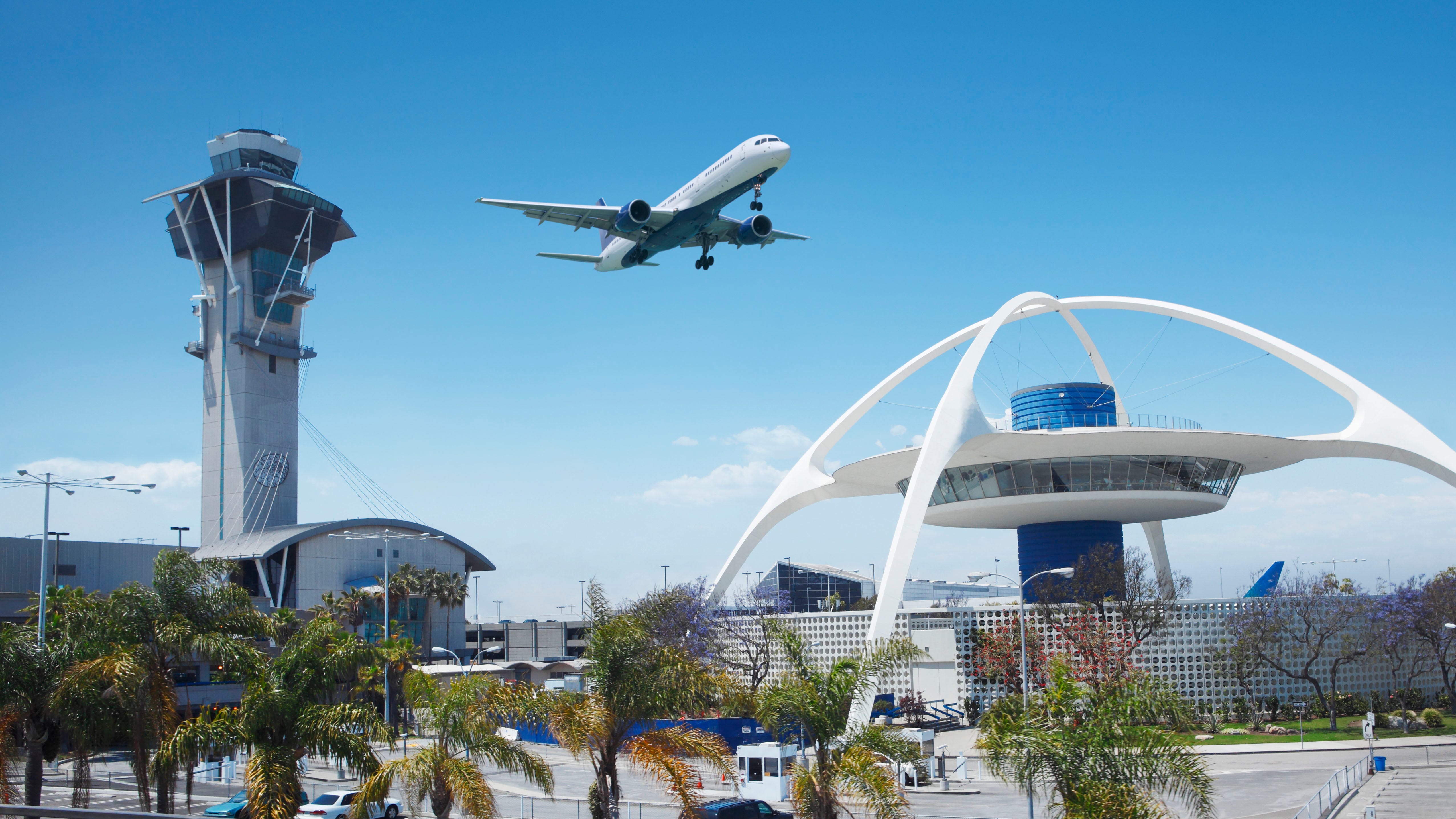Airport usa. Международный аэропорт Лос-Анджелеса. Аэропорт в Лос Анджелесе. Международный аэропорт Лос-Анджелеса LAX. Аэропорт LAX В Лос Анджелесе.