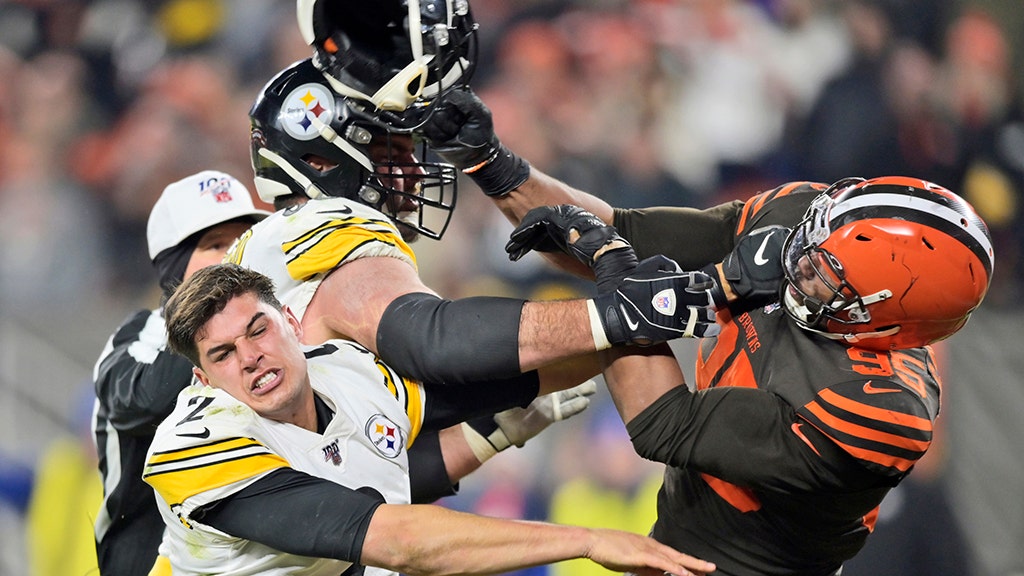 Shocking brawl mars Cleveland Browns' tense win over Pittsburgh