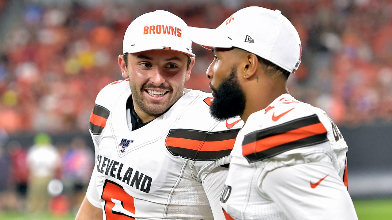 Browns' Baker Mayfield limited in practice with rib injury