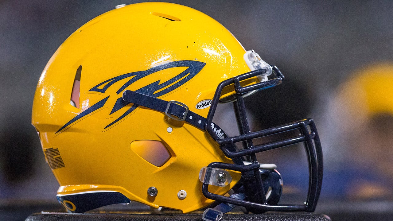 Toledo Rockets defensive lineman ejected for brutal hit on quarterback who slipped