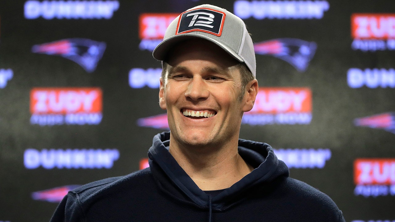 Tom Brady jokes about his dislike for Dallas Cowboys ahead of game