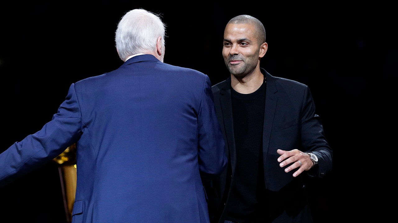 Spurs retire Parkers' jersey in emotional ceremony